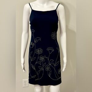 Vtg MOSCHINO black cocktail dress with embroidered flowers. Size - 6. Lining.